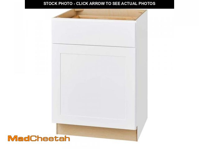 Lot 74-12091134 - Hampton Bay Avondale 24 in. W x 24 in. D x 34.5 in. H Ready to Assemble Plywood Shaker Base Kitchen ...