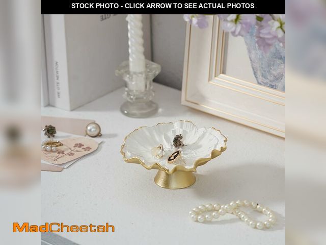 Lot 74-14062789 - NIKKY HOME Small Vintage Ring Holder Jewelry Dish, Flower Shaped Trinket Display Decorative Metal Tr...