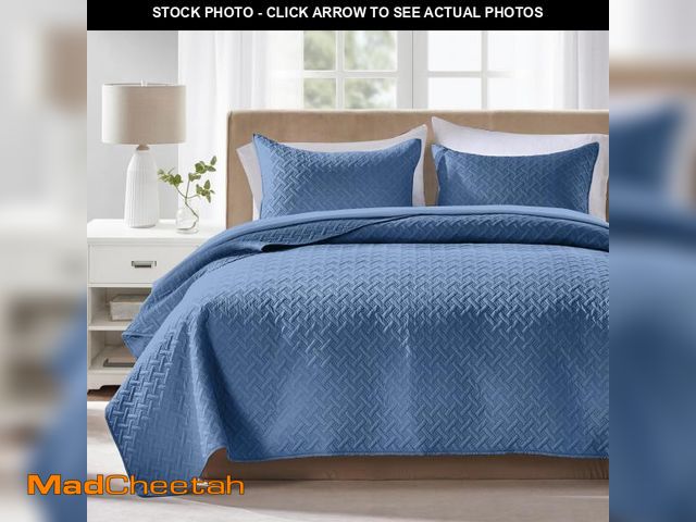 Lot 74-11549948 - FLYMME Bluish Grey Full/Queen Quilt Bedspreads, Modern Style Geometric Weave Stripe Pattern,3 Pieces...