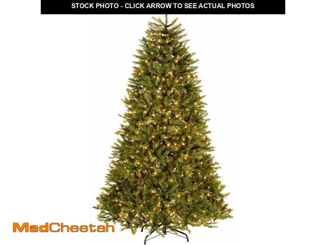 Lot 74-13073213 - National Tree 7.5 Foot Dunhill Fir Tree with 750 Clear Lights, Hinged (DUH-75LO) - USED
