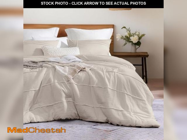 Lot 74-11546211 - AMBERSPACE Beige Boho Twin XL Comforter Set, 2 Piece Pinch Pleat Boho Bedding Sets, Dorm Twin XL Com...