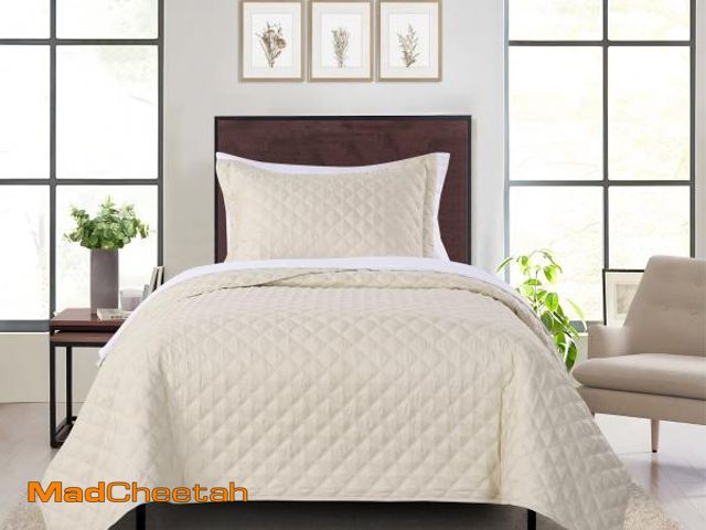 Lot 74-12527691 - Mainstays 5 Piece Beige Reversible Quilt Set with White Sheets, Twin-XL - UNUSED