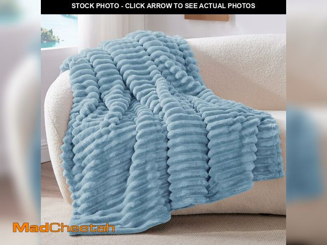 Lot 74-12698664 - BEDELITE Twin Blanket for Couch &amp; Bed, 300GSM Soft &amp; Warm Fleece Blanket, Decorative and Gif...
