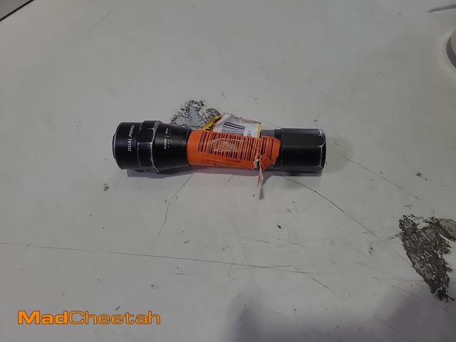 Lot 74-12511702 - Husky 1200 Lumens Dual Power LED Rechargeable Focusing Flashlight - USED
