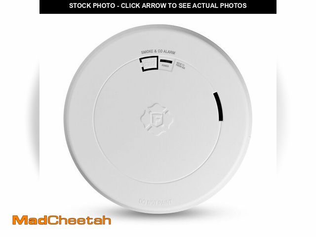 Lot 74-14296975 - First Alert SMCO210, 10-Year Sealed Battery Combination Smoke &amp; Carbon Monoxide Alarm with Slim ...