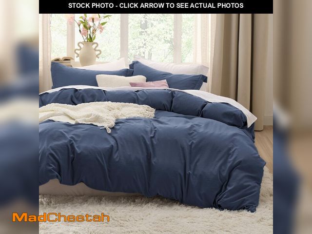 Lot 74-13043656 - (MISSING SHAMS) Bedsure Navy Duvet Covers Queen Size - Prewashed Cotton-Like Duvet Cover, Soft Queen...