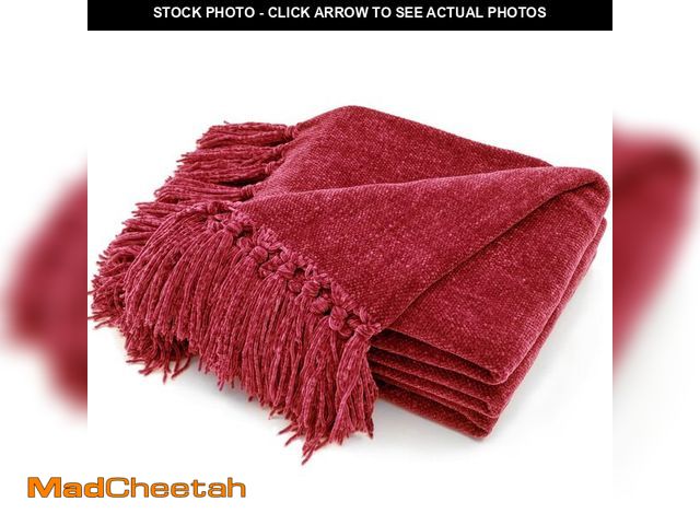 Lot 74-14301538 - RECYCO Red Christmas Throw Blanket Soft Cozy Chenille Throw Blanket with Fringe Tassel for Couch, So...