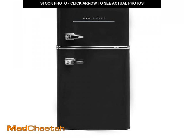 Lot 74-12390764 - Magic Chef Retro 3.2 Cu. Ft. 2 door Mini Fridge in Black - UNUSED