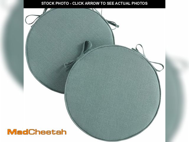 Lot 74-13042328 - Outdoor 18-inch Round Reversible Seat Cushion, Seafoam - UNUSED