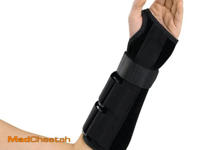 Lot 74-12310000 - Medline ORT18110RL Wrist and Forearm Splint, Right, Large - UNUSED