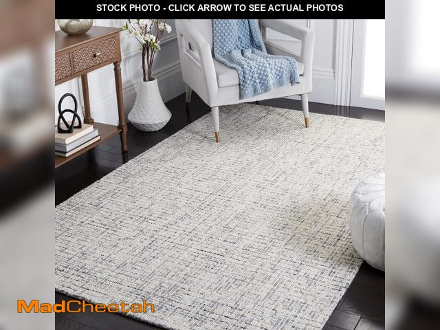 Lot 74-12106242 - SAFAVIEH Abstract Collection Area Rug - 5' x 8', Grey &amp; Ivory, Handmade Wool, Ideal for High Tra...