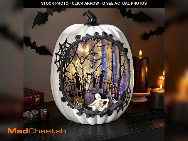 Lot 74-12687673 - Member's Mark 13.75" Pre-Lit Pumpkin Scene - UNUSED