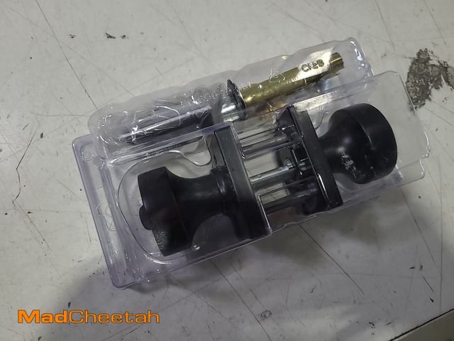 Lot 74-12511571 - Kwikset Pismo Matte Black Keyed Entry Square Door Knob featuring SmartKey Technology - UNUSED