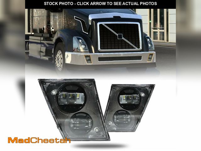 Lot 74-14348407 - Unitedlu Fog Light Lamp Replacement for 2003-2017 Volvo VNL Trucks Pair Set (Black) - UNUSED