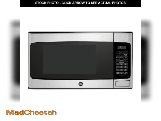 Lot 74-13796621 - GE 1.1 Cu. Ft. Capacity Countertop Microwave Oven - USED