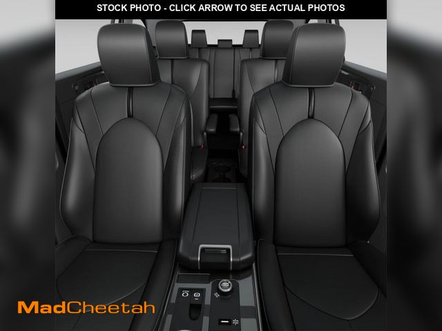 Lot 74-12283954 - Xipoo 7 Seats Seat Covers Compatible with 2020-2025 Toyota Highlander Seat Protector PU Leather Repl...