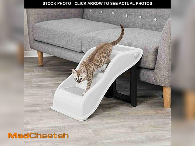 Lot 74-12544432 - TRIXIE 3 Step Pet Stairs, Lightweight and Collapsible, Easy to Store, Non-Slip Treads, Gray - USED