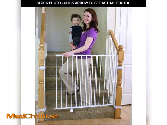 Lot 74-12885893 - (MISSING HARDWARE) Regalo Extra Tall and Wide 2-in-1 Stairway and Hallway Baby Gate, White - UNUSED