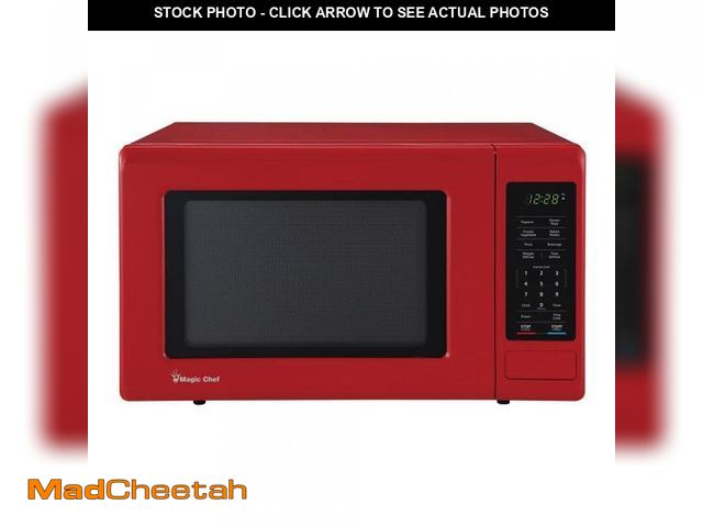 Lot 74-12517875 - Magic Chef 0.9 in. 900-Watt Countertop Microwave in Red - UNUSED