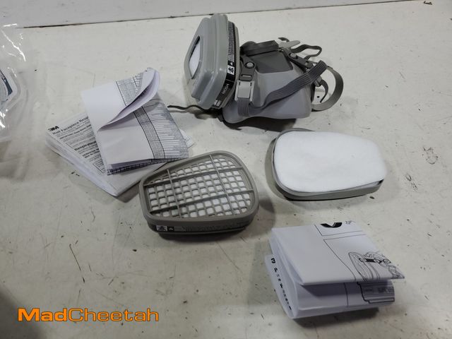 Lot 74-12771242 - 3M OV P95 Paint Project Reusable Respirator, Size Medium - UNUSED