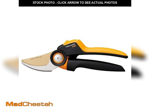 Lot 74-14467855 - Fiskars Bypass PowerGear 8.6 in. Pruning Shears 2009484 - UNUSED