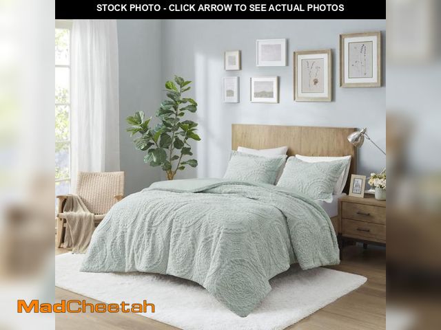 Lot 74-12137093 - Madison Park Arya Soft, Cozy Plush Comforter Set, Medallion Embroidered Design, Modern All Season Do...