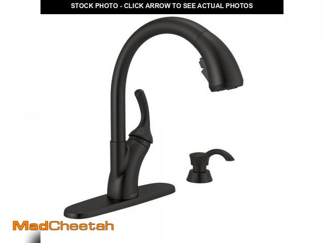 Lot 74-12251167 - Delta Shiloh Single-Handle Pull-Out Sprayer Kitchen Faucet with ShieldSpray in Matte Black - UNUSED