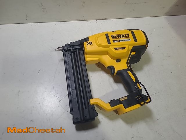 Lot 74-12644542 - DEWALT 20V MAX XR Lithium-Ion Electric Cordless 18-Gauge Brad Nailer (Tool Only) - UNUSED
