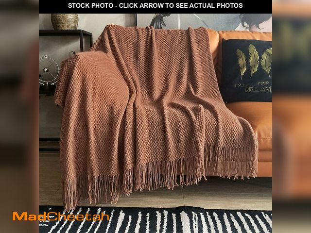 Lot 74-14336610 - LOMAO Knitted Throw Blanket with Tassels Bubble Textured Lightweight Throws for Couch Cover Home Dec...