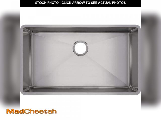 Lot 74-12234151 - Elkay Crosstown 32 in. Undermount Single Bowl 18-Gauge Stainless Steel Kitchen Sink Only - UNUSED