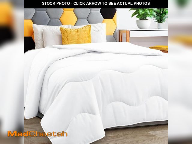 Lot 74-12329112 - MEELUS Lightweight Comforter Cooling White, All Season Duvet Insert Breathable King Size Summer Bedd...