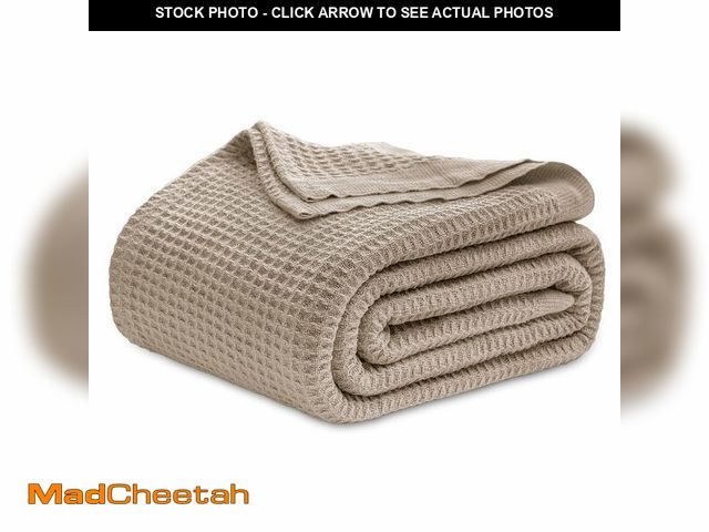 Lot 74-14206610 - Bedsure 100% Cotton Blanket King Size for Bed - Cooling Breathable and Soft for Summer, Thick Cozy W...