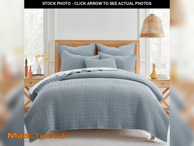 Lot 74-12117305 - Levtex Home - Mills Waffle - Full/Queen Quilt Set - Chambray Cotton Waffle - Quilt Size (88 x 92in.)...
