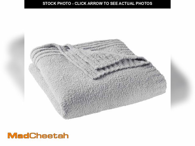 Lot 74-12858904 - Better Homes &amp; Gardens Cozy Knit Blanket, Light Grey, Full/Queen - UNUSED