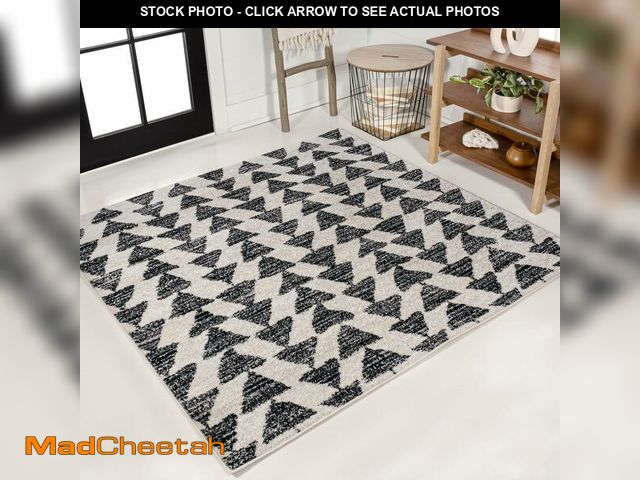 Lot 74-12544166 - JONATHAN Y Aisha Moroccan Triangle Geometric Cream/Black 3x3 Square Indoor Area Rug, Contemporary, M...