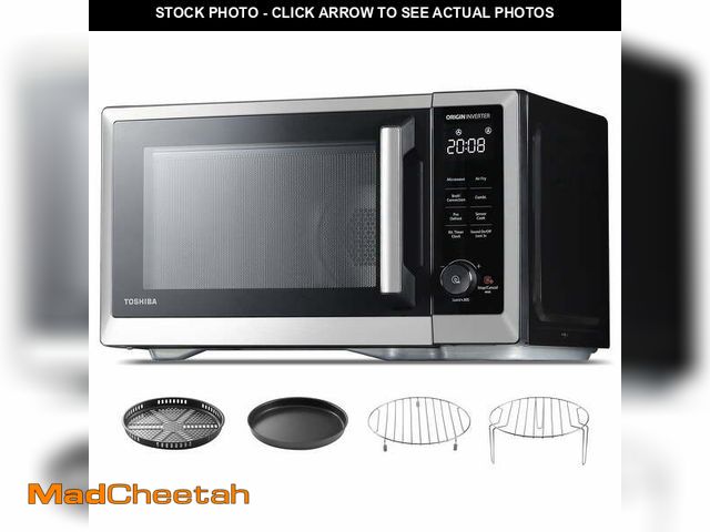 Lot 74-14354671 - (MISSING GLASS TRAY) Toshiba 1 cu ft Countertop Microwave Ovens in Silver - USED