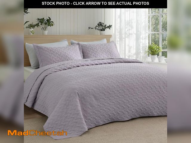Lot 74-12213614 - Bedsure Quilts Queen Size - Lightweight Bedspreads Queen Size with Basket Weave Pattern, Soft Quilt ...