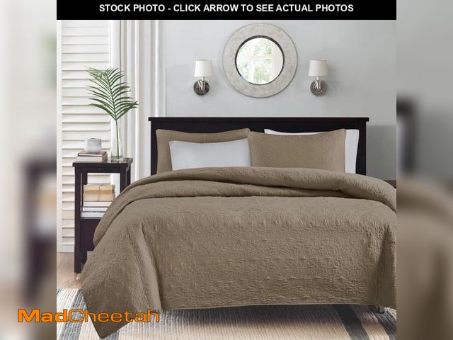 Lot 74-12510338 - Madison Park Quebec Quilt Set - Luxurious Damask Stitching Design, Cotton Filled Lightweight Coverle...