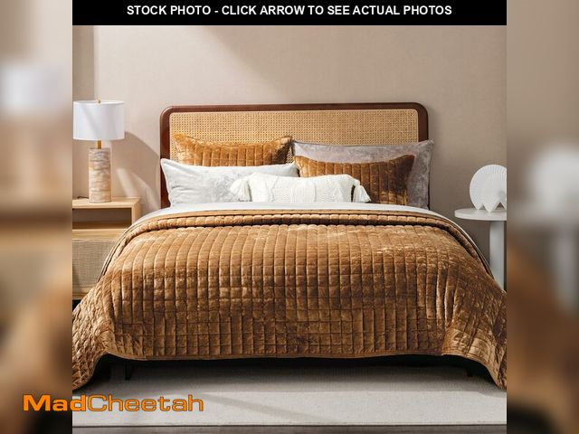 Lot 74-12606959 - RECYCO Luxury Velvet Quilt Set King Size Bedding Sets, Ultra Soft Velvet Comforter Set, Lightweight ...