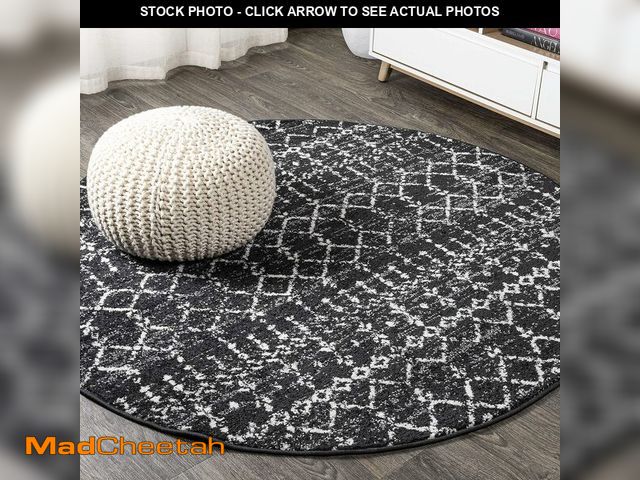 Lot 74-12544167 - JONATHAN Y Boho Vintage Diamond Black/Ivory Round Area Rug 3 ft, Moroccan Hype for Living Room, Bedr...