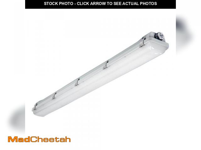 Lot 74-12531182 - Metalux Vaportite 4 ft. White Integrated LED Industrial Vaportite withSelectable CCT and Lumen - UNU...