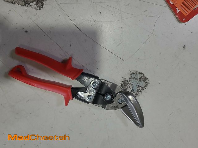 Lot 74-12511831 - Crescent Wiss 9-1/4 in. Compound Action Offset Straight and Left Cut Aviation Snips - UNUSED
