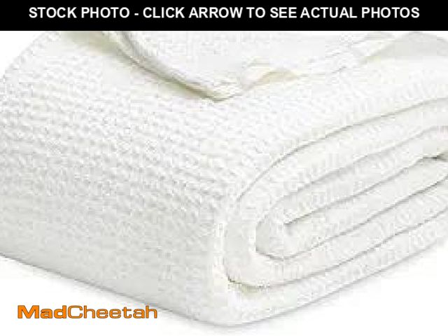 Lot 74-12125743 - Bedsure 100% Cotton Blanket King Size for Bed - Breathable and Soft, Waffle Weave Blanket for Summer...