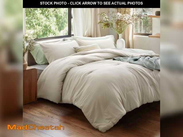 Lot 74-12111930 - Bedsure Full Size Comforter Set, Beige Soft Prewashed Bedding for All Seasons, 3 Pieces GentleSoftÃ¢...