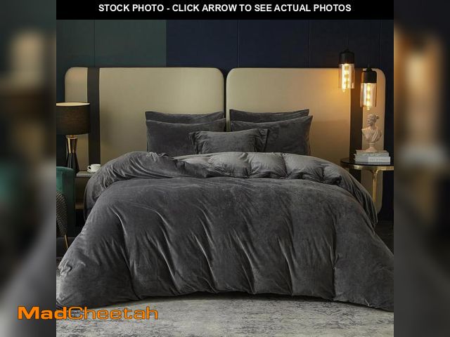Lot 74-12331442 - SE SOFTEXLY Velvet Duvet Cover Queen Size, Soft Flannel Duvet Cover 3Pcs Solid Breathable Silky Velo...