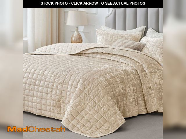 Lot 74-14294963 - BEDELITE Velvet Quilt Set King Size - Luxury Soft Velvet Comforter Bedding Set for All Season, Light...