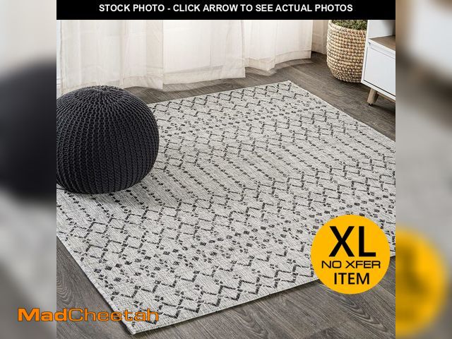 Lot 74-13074444 - JONATHAN Y Moroccan Geometric Indoor Outdoor Square Area Rug 6X6 Light Gray/Black, Ourika Textured W...