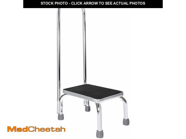 Lot 74-13041781 - Vaunn Medical Foot Step Stool with Handle and Anti Skid Rubber Platform, Lightweight and Sturdy Stoo...