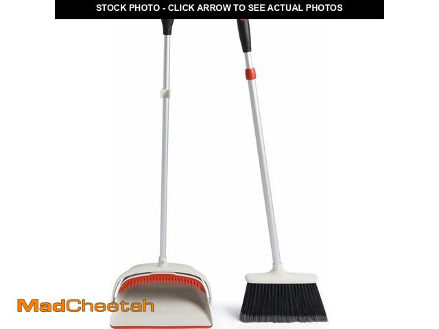 Lot 74-13836201 - OXO Large Upright Sweep Set, Off-white, 8.5" - 12" - USED