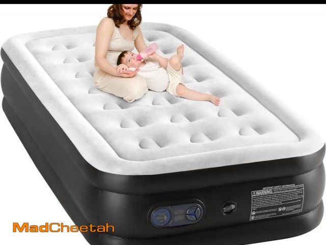 Lot 74-12367823 - Sweetcrispy Twin Air Mattress - 18" Inflatable Blow Up Airbed with Built-in High Capacity Pump, Doub...